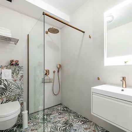 Luxury Private Spa Apartment With Heated Pool & Sauna And Sea View