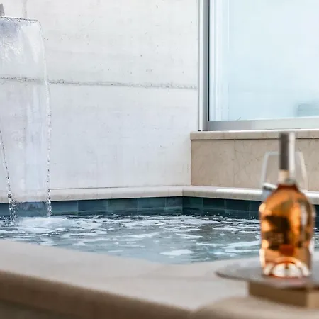 Luxury Private Spa Apartment With Heated Pool & Sauna And Sea View *