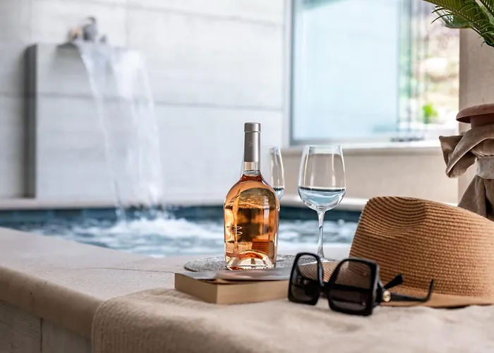 Luxury Private Spa Apartment With Heated Pool & Sauna And Sea View 아파트 챠브타트