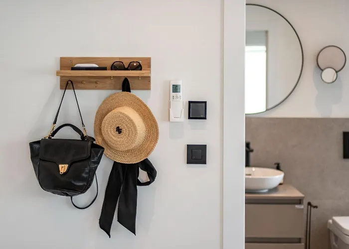 Luxury Private Spa Apartment With Heated Pool & Sauna And Sea View *