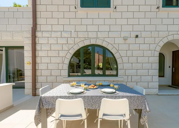 Luxury Private Spa Apartment With Heated Pool & Sauna And Sea View * 챠브타트