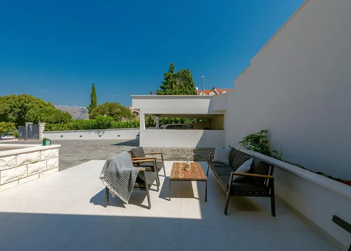 Luxury Private Spa Apartment With Heated Pool & Sauna And Sea View *