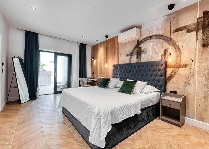 Luxury Private Spa Apartment With Heated Pool & Sauna And Sea View