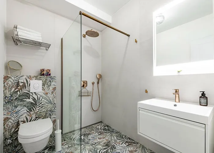 Luxury Private Spa Apartment With Heated Pool & Sauna And Sea View