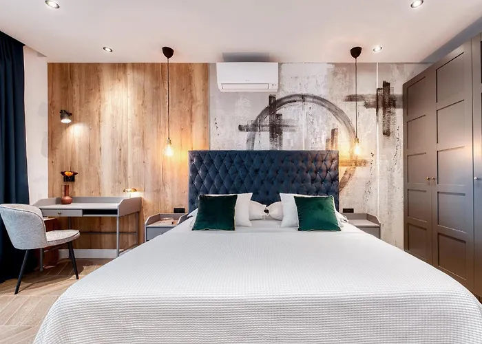 Luxury Private Spa Apartment With Heated Pool & Sauna And Sea View