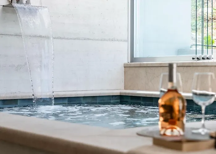 Luxury Private Spa Apartment With Heated Pool & Sauna And Sea View *