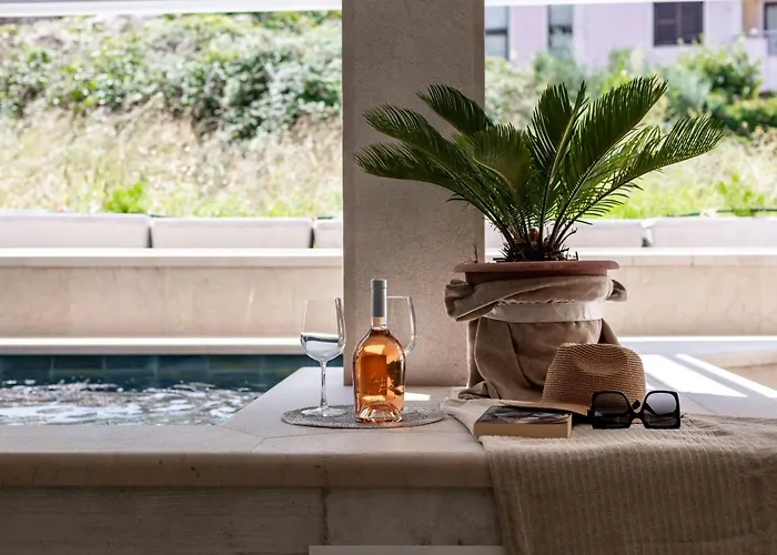 Luxury Private Spa Apartment With Heated Pool & Sauna And Sea View 아파트 챠브타트