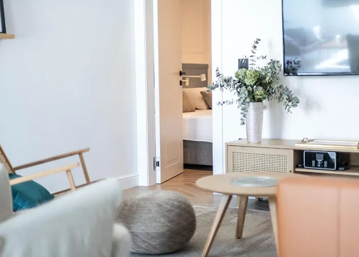 Luxury Private Spa Apartment With Heated Pool & Sauna And Sea View 챠브타트