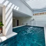 아파트 Luxury Private With Heated Pool & Sauna And Sea View *