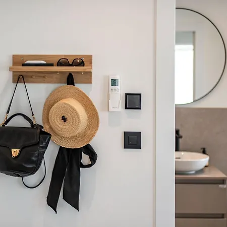 Luxury Private Spa Apartment With Heated Pool & Sauna And Sea View *