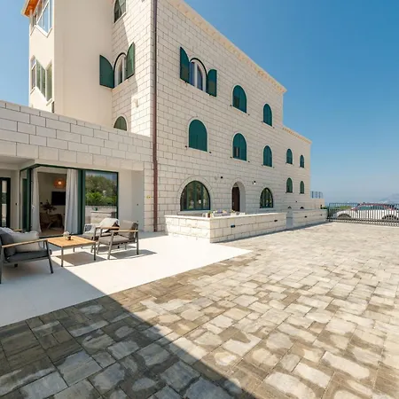 Luxury Private Spa Apartment With Heated Pool & Sauna And Sea View Cavtat