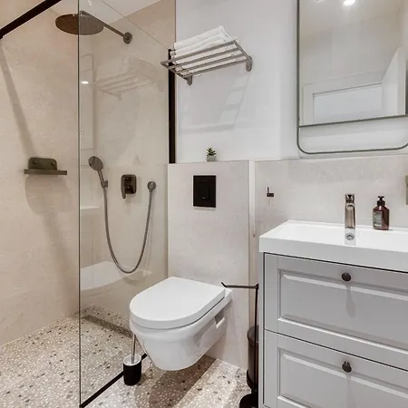 Luxury Private Spa Apartment With Heated Pool & Sauna And Sea View Apartmán *