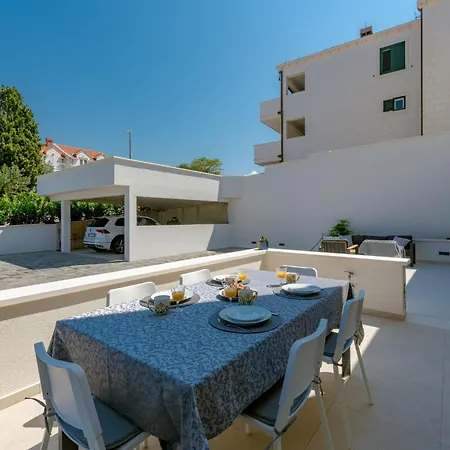 Apartmán Luxury Private Spa Apartment With Heated Pool & Sauna And Sea View