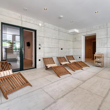 Luxury Private Spa Apartment With Heated Pool & Sauna And Sea View Apartmán *