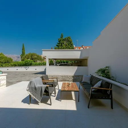 Luxury Private Spa Apartment With Heated Pool & Sauna And Sea View *