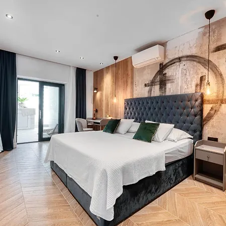 Luxury Private Spa Apartment With Heated Pool & Sauna And Sea View