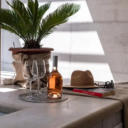 Apartmán Luxury Private Spa Apartment With Heated Pool & Sauna And Sea View