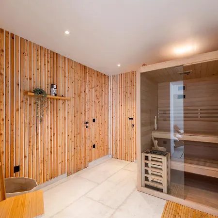 Luxury Private With Heated Pool & Sauna And Sea View Apartman *