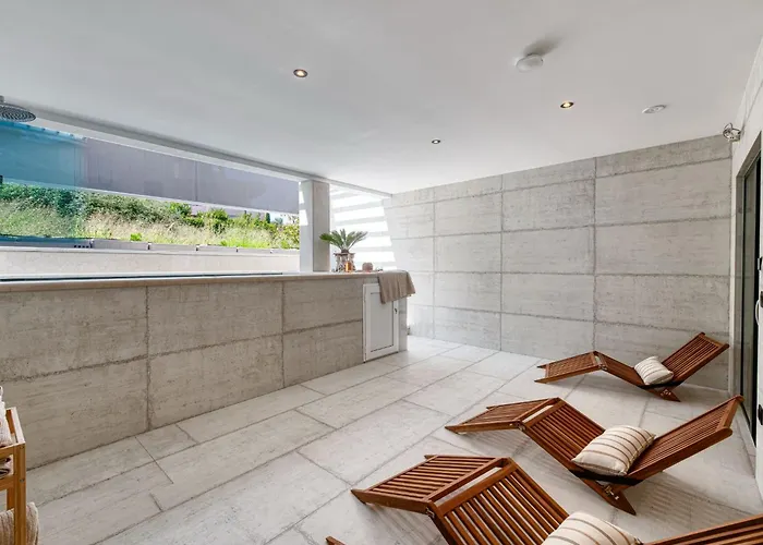 Luxury Private Spa Apartment With Heated Pool & Sauna And Sea View *