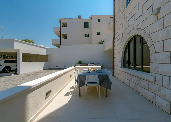 Luxury Private Spa Apartment With Heated Pool & Sauna And Sea View Апартаменты