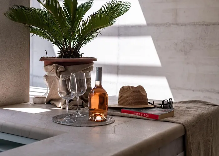 Апартаменты Luxury Private Spa Apartment With Heated Pool & Sauna And Sea View