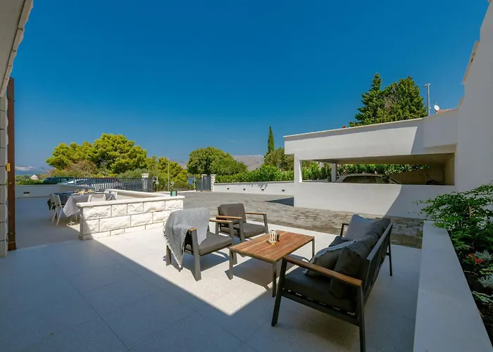 Апартаменты Luxury Private Spa Apartment With Heated Pool & Sauna And Sea View