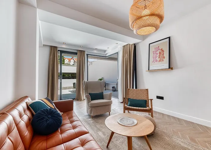 Апартаменты Luxury Private Spa Apartment With Heated Pool & Sauna And Sea View