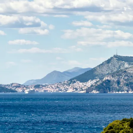 Luxury Private With Heated Pool & Sauna And Sea View Appartement *